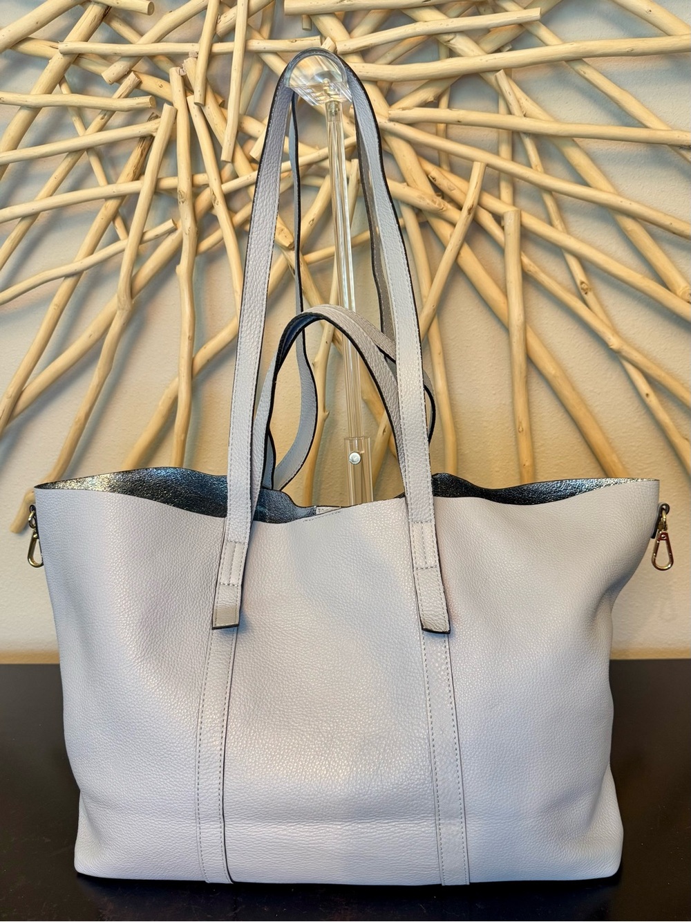 Women’s beautiful genuine leather tote in a soft light blue tone 💙 - Picture 3 of 5